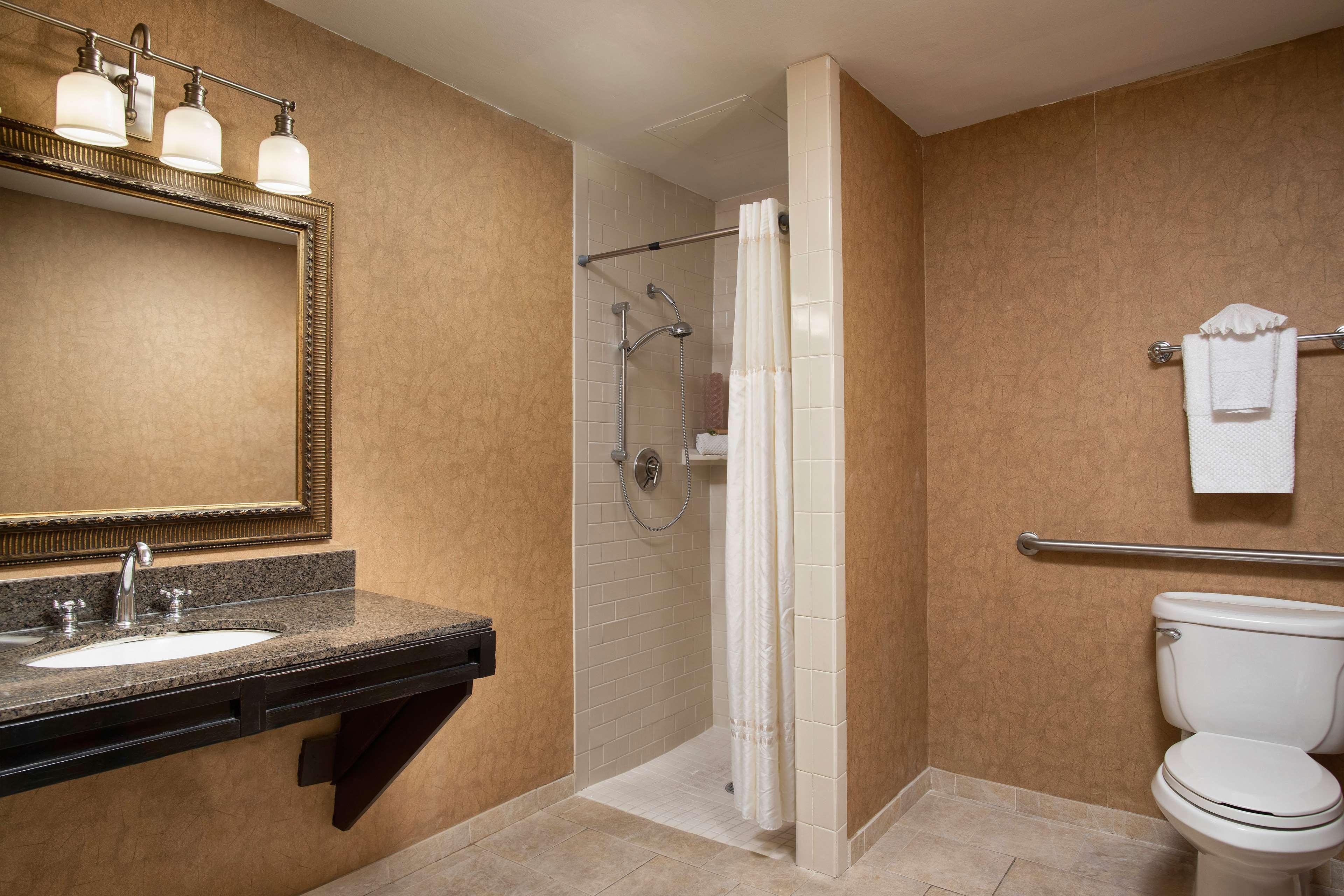 Doubletree By Hilton Memphis Downtown Hotell Exteriör bild
